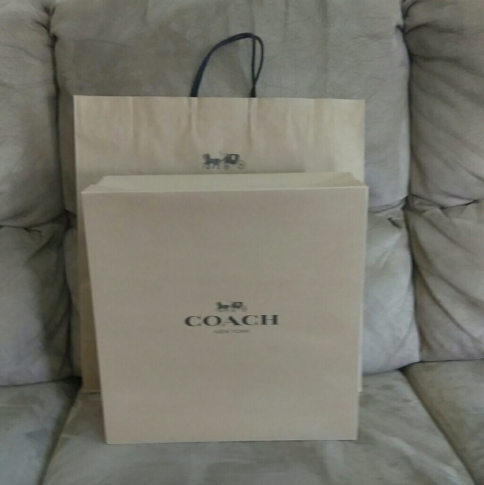 Coach extra large paper bag / large box - Picture 3 of 5